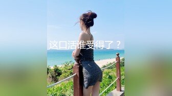 高颜值美少妇长发飘飘白丝情趣装精彩诱惑，奶子很诱人还有纹身，镜头前的妩媚道具塞逼自慰，看表情听呻吟!