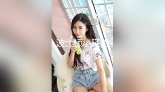 这兄弟真把老婆的嘴当逼了 很操的这么带节奏 又猛又深 老婆几次都呕了 还想着内射呢