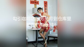 娱乐城女厕蹲守一身黑装气质少妇,两片肉唇剧烈蠕动把血挤出来了