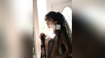 偷窥高颜值长发美眉嘘嘘