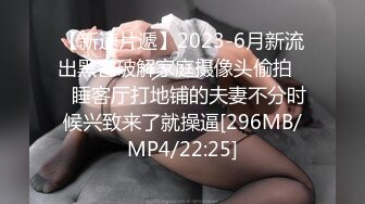 颜值不错的纯情大奶妹，全程露脸互动撩骚狼友圆润坚挺骚奶子揉捏逐渐升温，听狼友指挥脱光舔弄